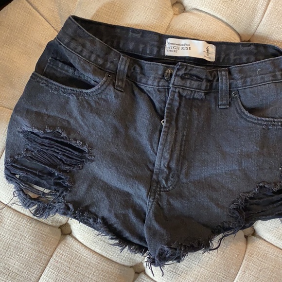 Abercrombie and Fitch high rise jean shorts - Picture 4 of 6